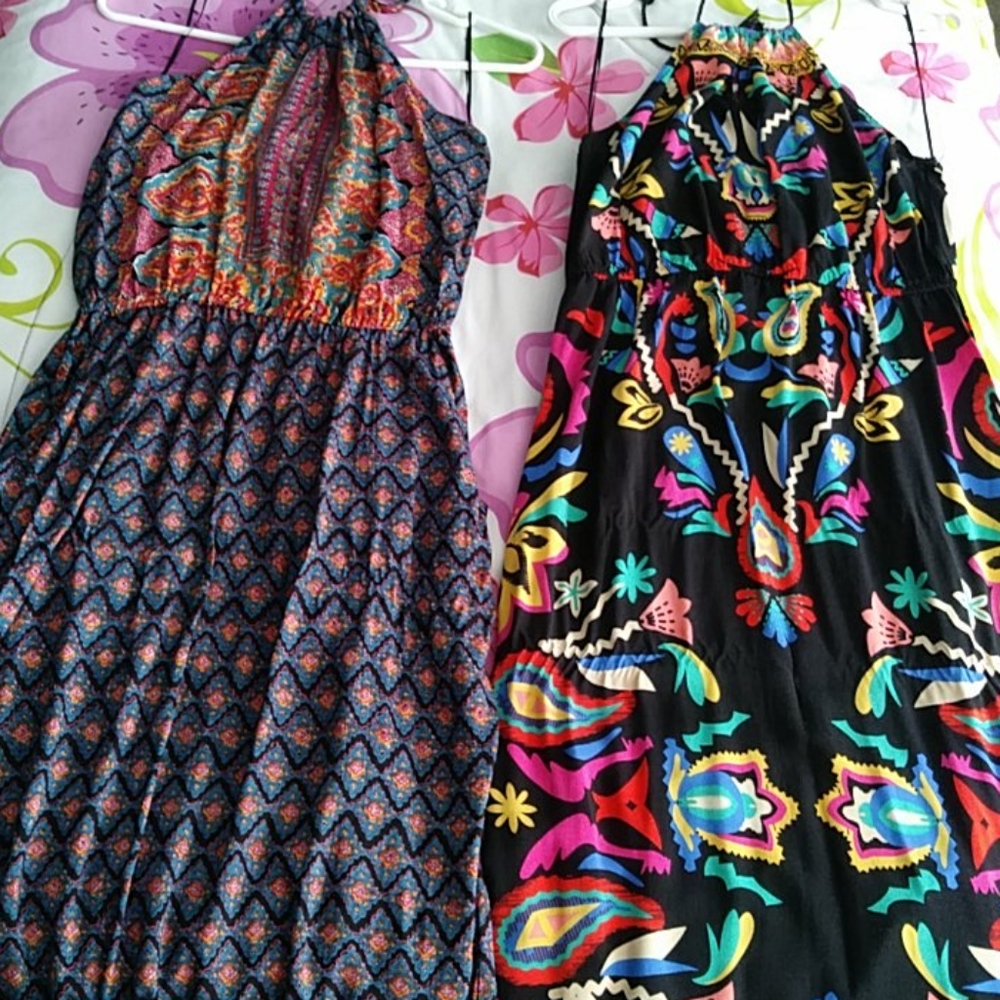 Dos vestidos largos